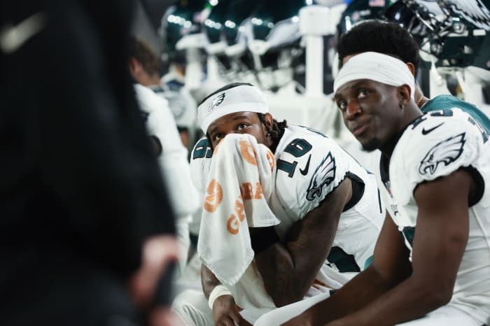 Philadelphia Eagles players watch time run out on their season.